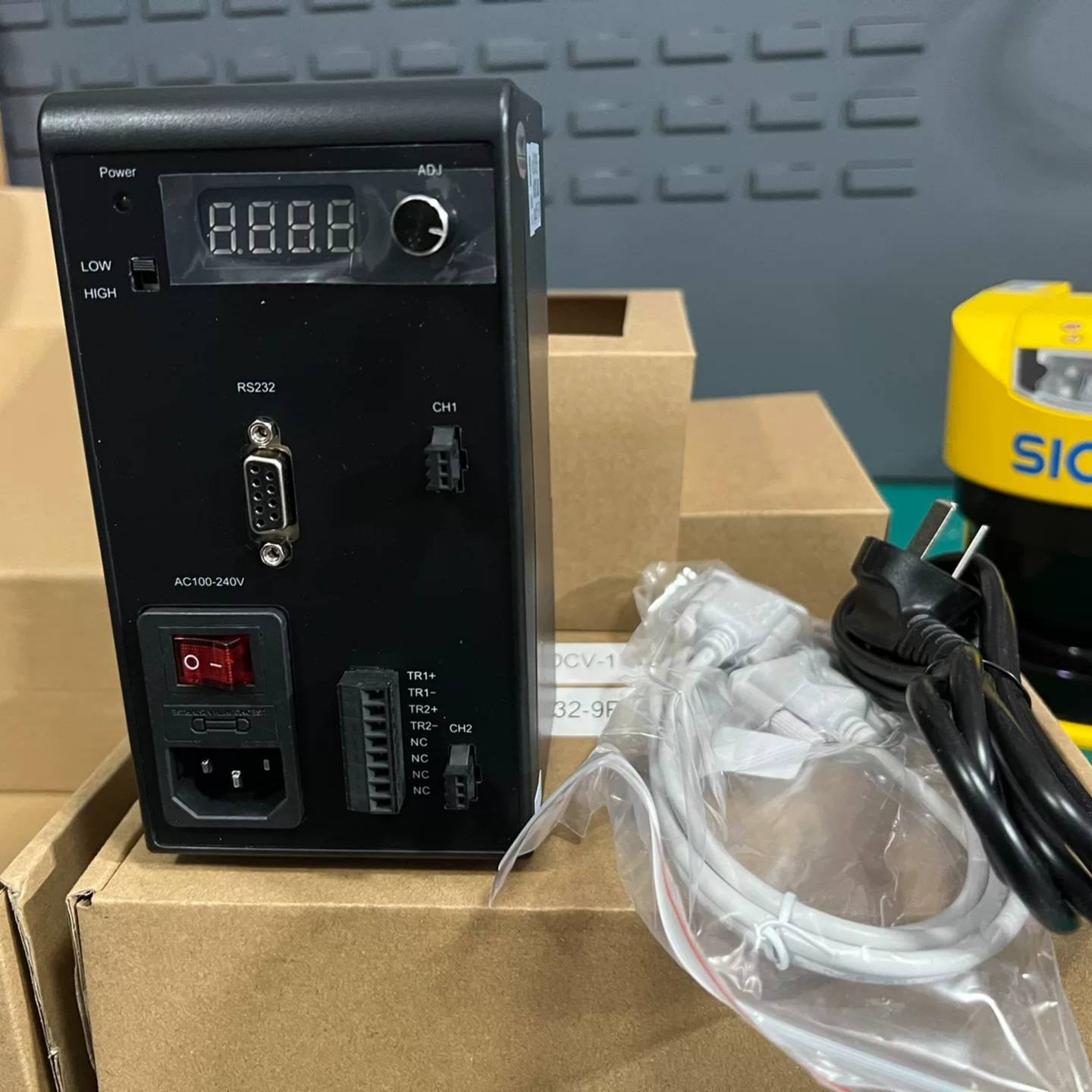 议价光源控制器JL-DCV-15024-2-B通电正常，其它功能可维修翻新图片