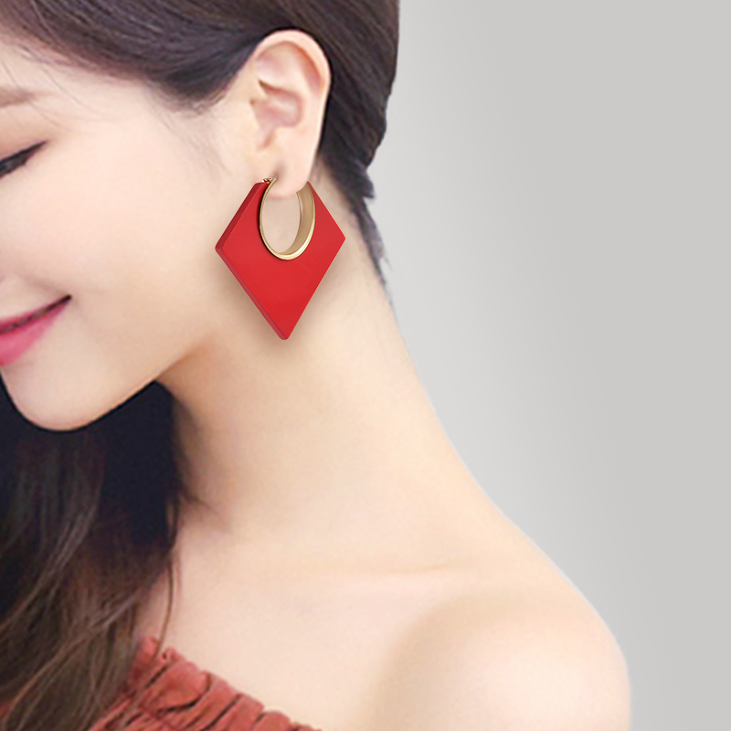 大牌女神范夸张耳圈红色耳环
