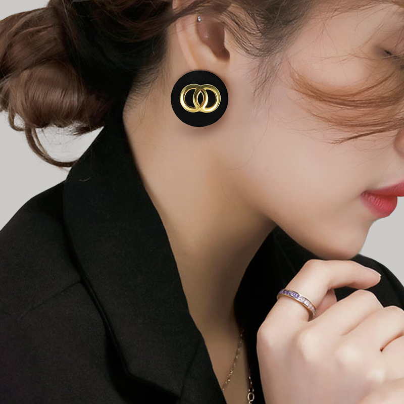 秋冬植绒圆形耳钉时尚字母大耳环
