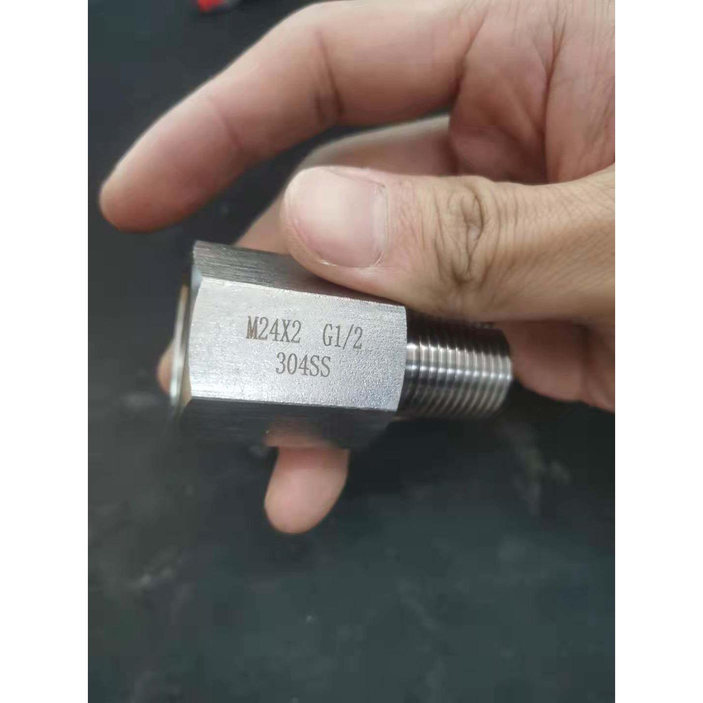 不锈钢304公制内外丝M24*2转G1/2四分变径公制接头仪表转M20*1.5