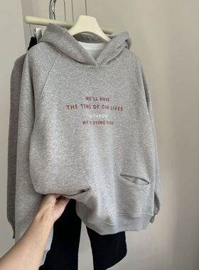 花灰色字母印花连帽卫衣女装秋季韩版宽松休闲口袋设计感潮流上衣