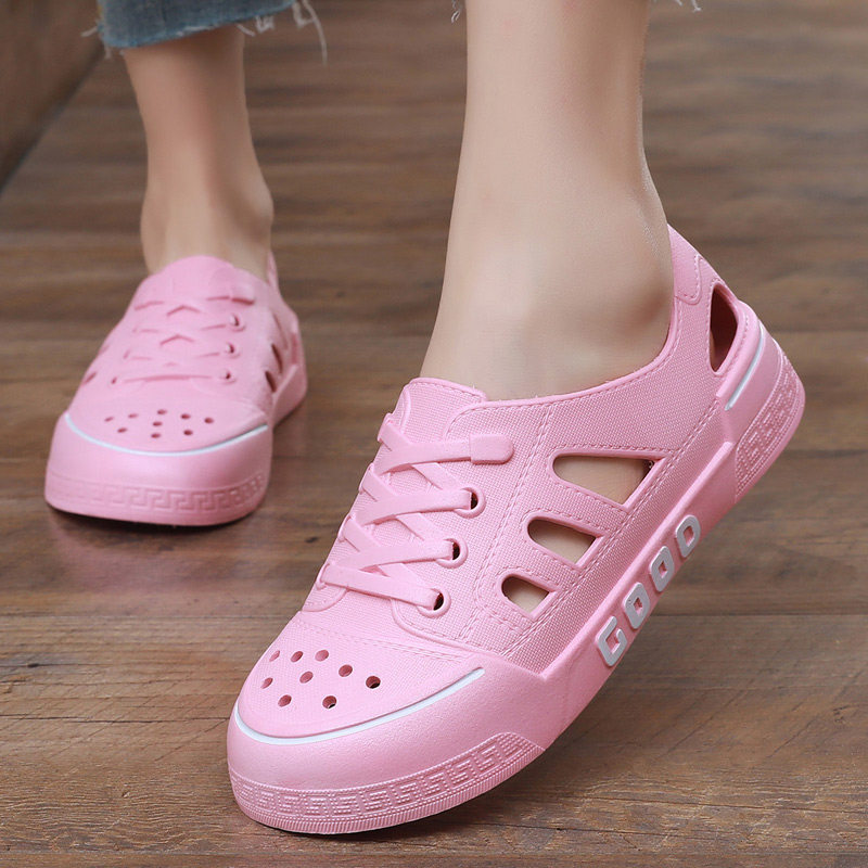 女士洞洞鞋夏季新款镂空透气户外涉水沙滩鞋平底防滑休闲学生凉鞋