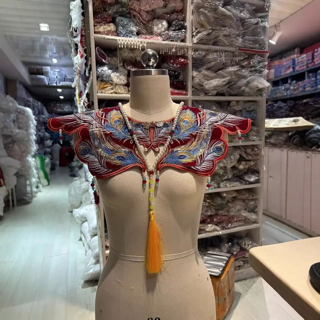 绣花孔雀云肩汉服云肩明制假领子重工百搭手工流苏古风时尚配饰女