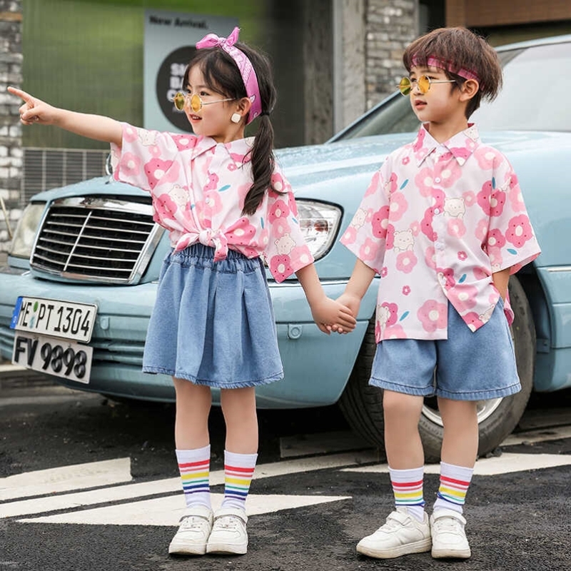 儿 童表演服幼儿园小学生花衬衫舞蹈港风啦啦队演出服毕业照服装