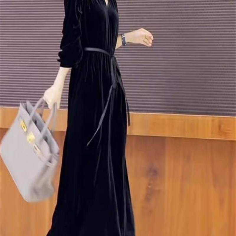 Ocnltiy金丝绒黑色连衣裙女秋冬宽松遮肚长袖高级感气质打底长裙