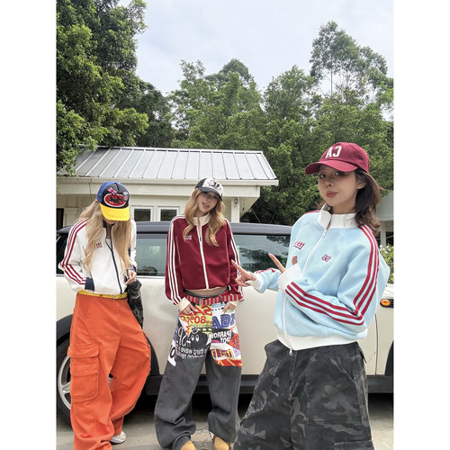 美式运动风条纹刺绣女拉链外套
