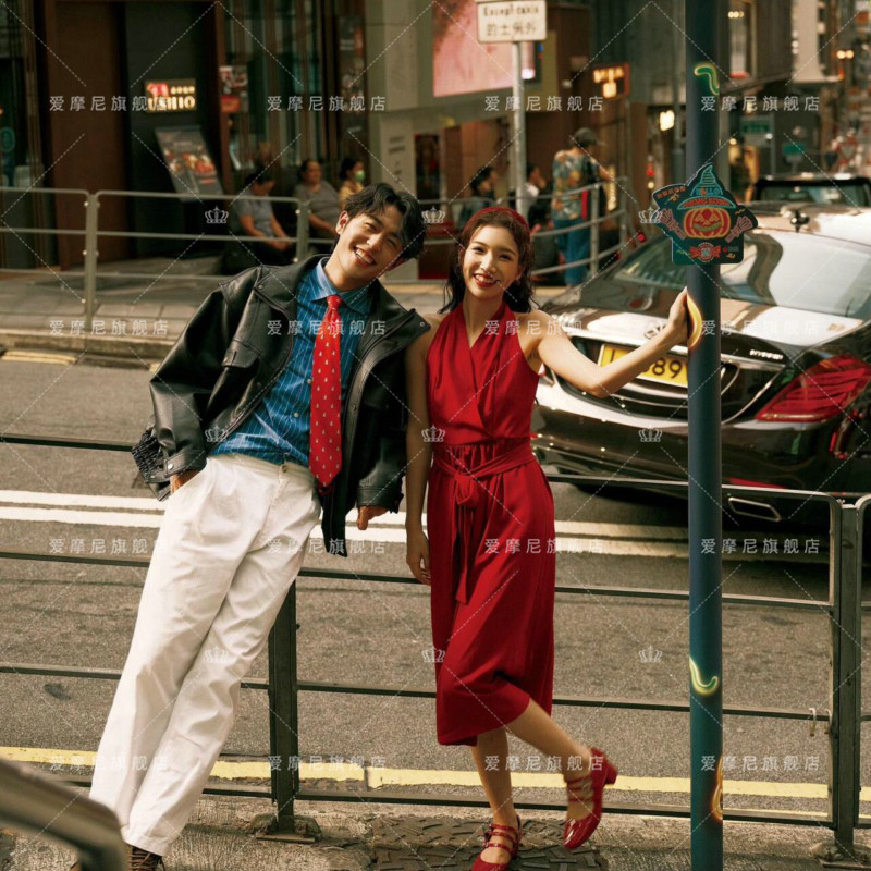 2026新影楼情侣复古港风电影感街拍婚纱照氛围感旅拍婚纱摄影服装