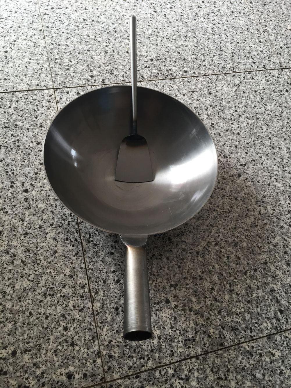 不生锈5-6人盛传不粘锅圆形同户外统煎锅炒菜铁锅炒锅蒸 煮厨房在类目 厨房/烹饪用具, 烹饪用具, 锅具/煲/烧水壶, 炒锅中 - 来自Buy2taobao.com提供专业的淘宝代购服务