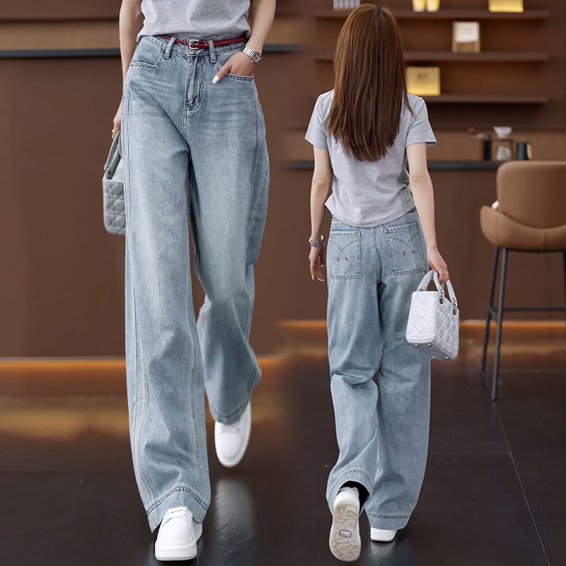 今年流行浅蓝色直筒牛仔裤女夏季