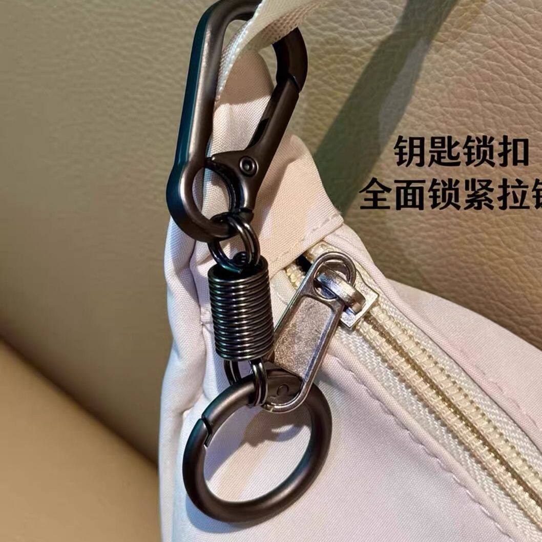 拉链头固定扣出国旅行防
