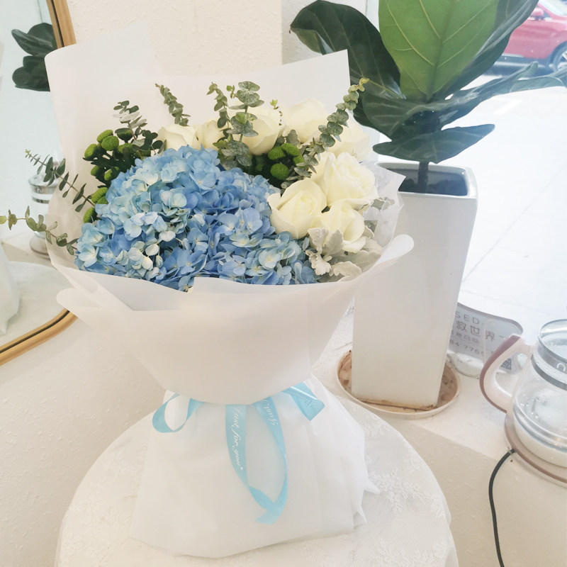 七夕节同城派送鲜花云南昆明向日葵百合玫瑰混搭花大花束送朋友