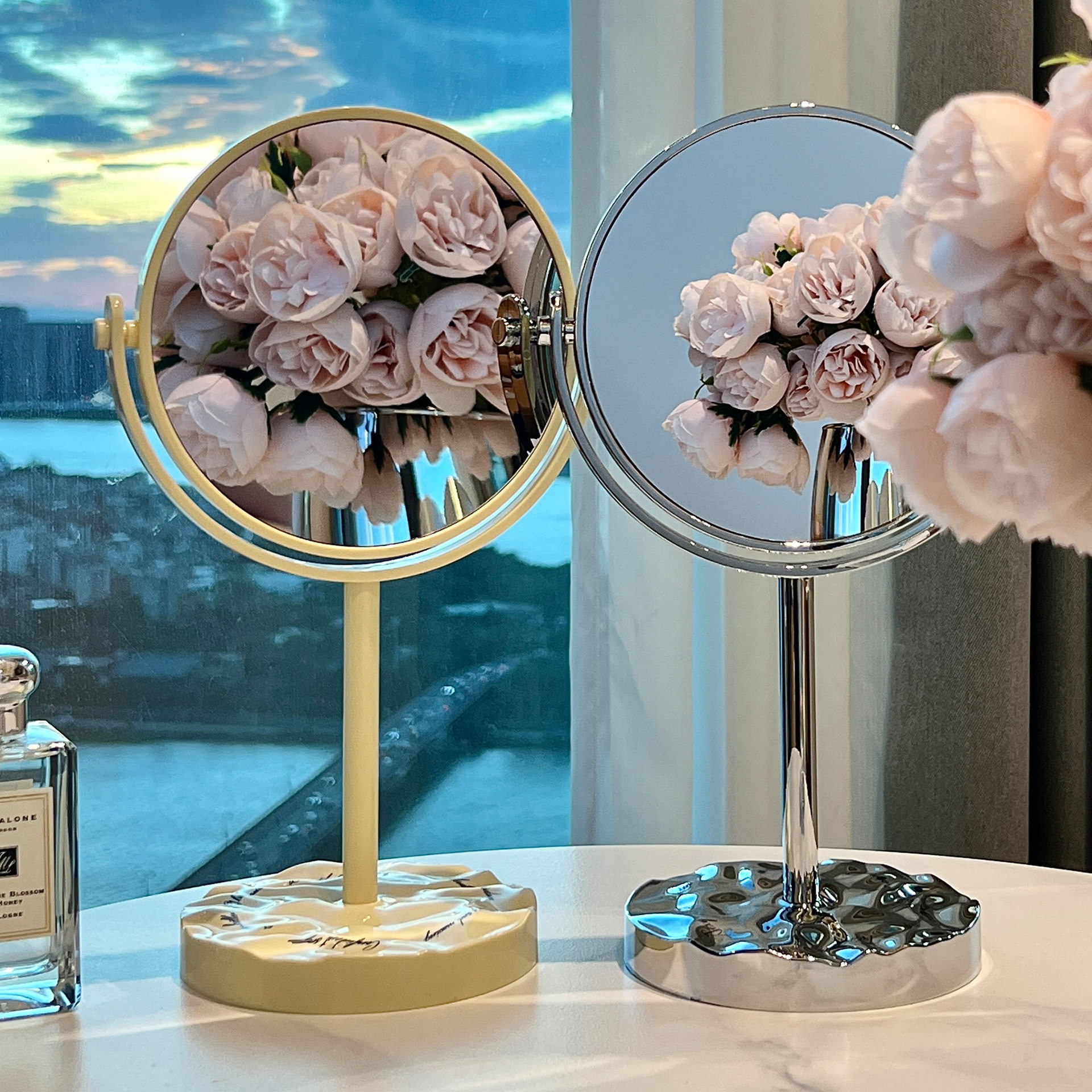 新品 化妆镜梳妆台镜高级感台式桌面家用宿舍专用桌面可立随身小