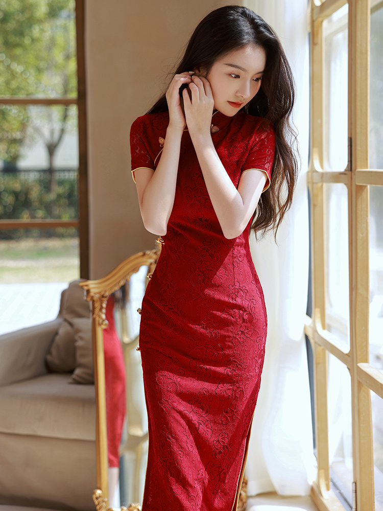 Red cheongsam, evening dress, wedding dress, skirt Red cheongsam, evening dress, wedding dress, skirt