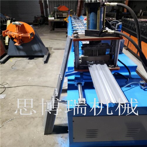 厂家直供风机百叶成型机械 订制各种冷弯成型设备