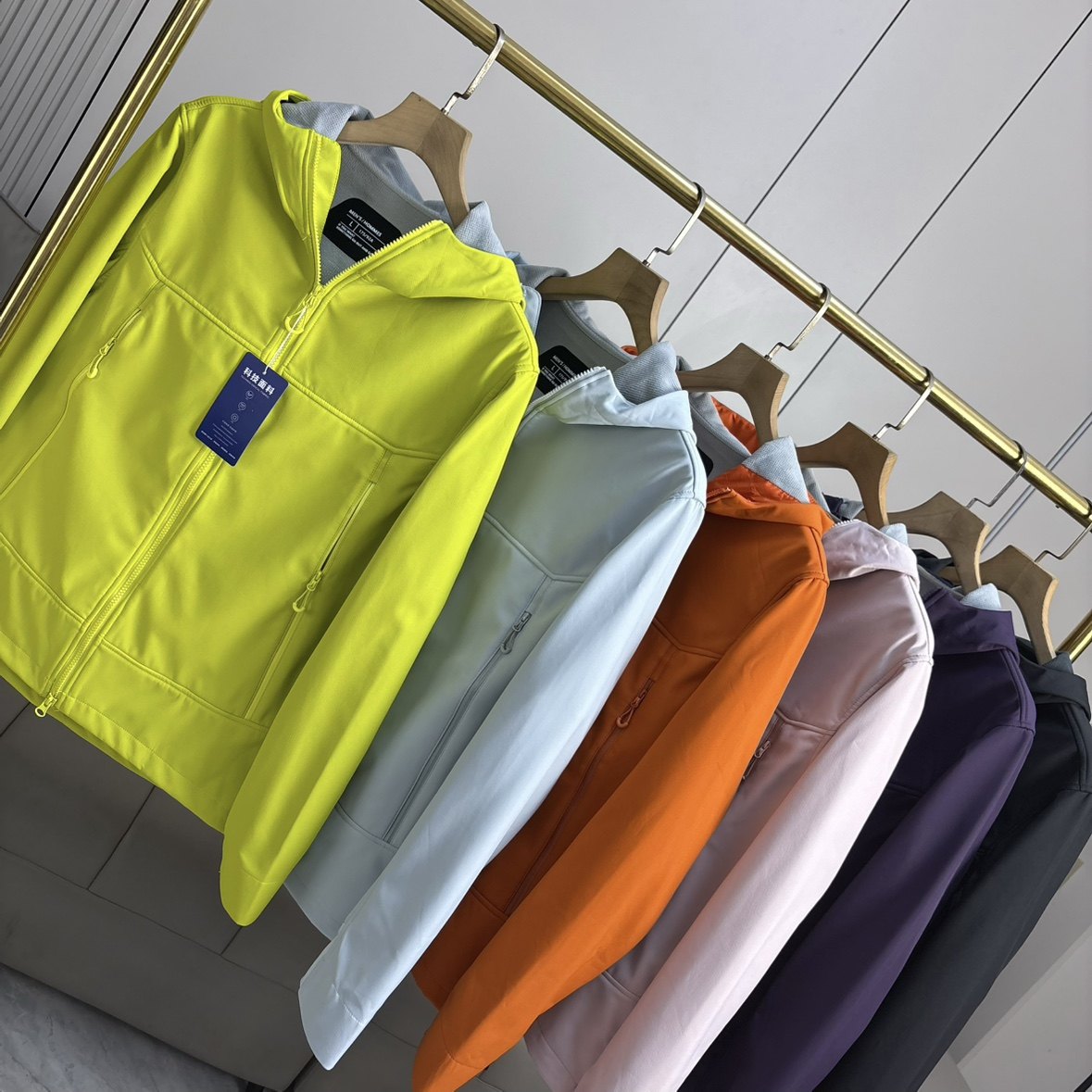 防风防泼水！外贸秋冬情侣款户外连帽加绒加厚软壳冲锋衣夹克外套