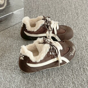 加绒德训鞋女款2026冬季新款学生百搭保暖二棉鞋平底休闲运动板鞋