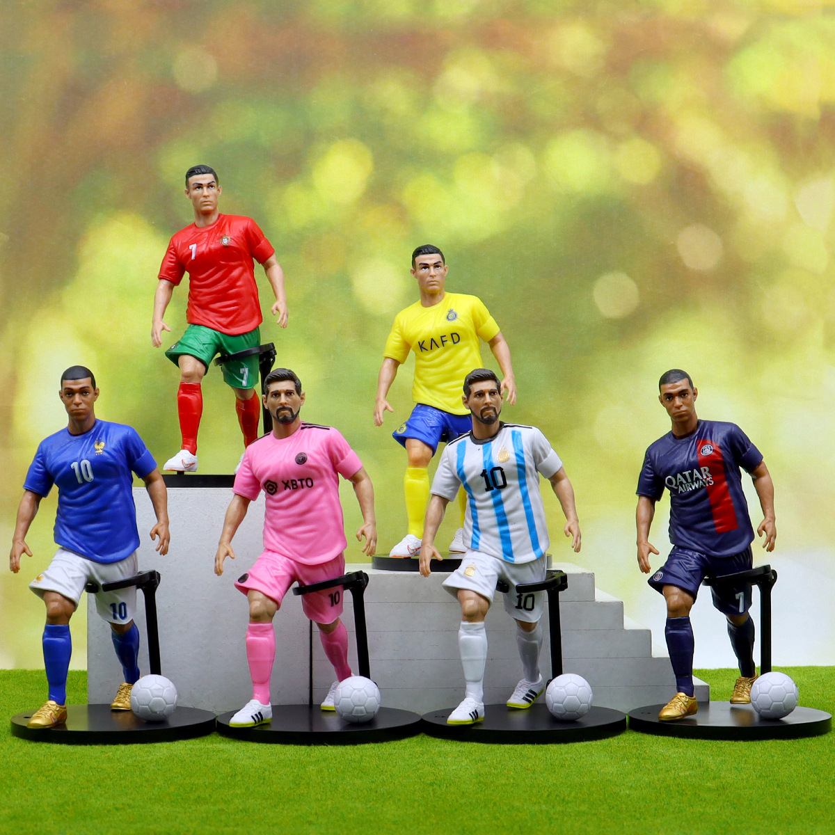 梅西C罗姆巴佩金球奖手办