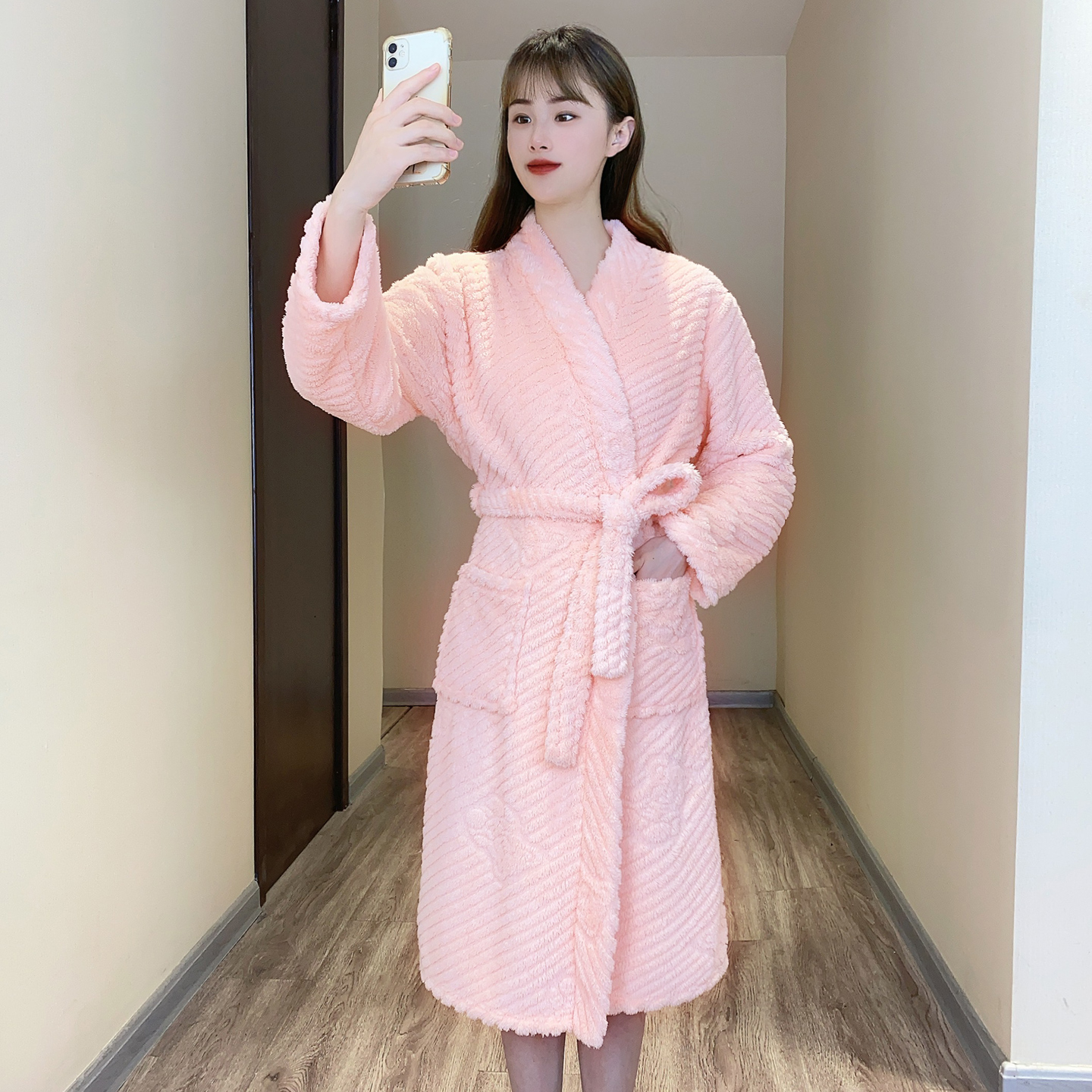 珊瑚绒睡袍秋冬季女士洗完澡可穿吸水速干浴袍加厚保暖法兰绒睡衣