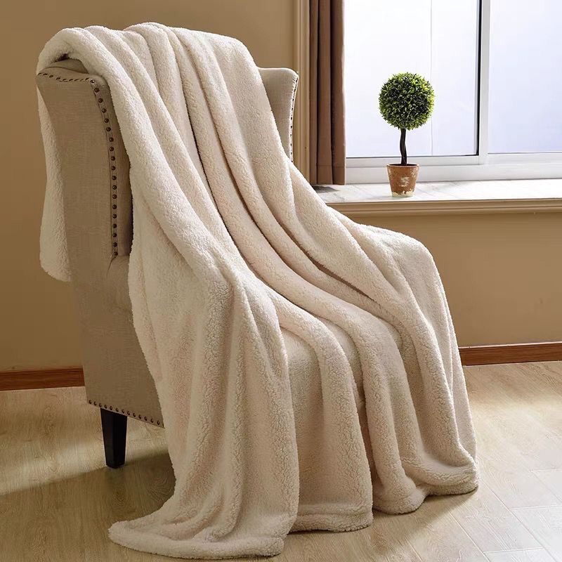 披肩毯子两用法兰绒毛毯床单加绒珊瑚绒床单春夏季午睡空调加厚双