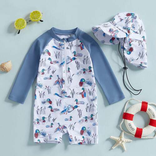 T 63645 Boys' Swimsuit with Hat 儿童泳衣