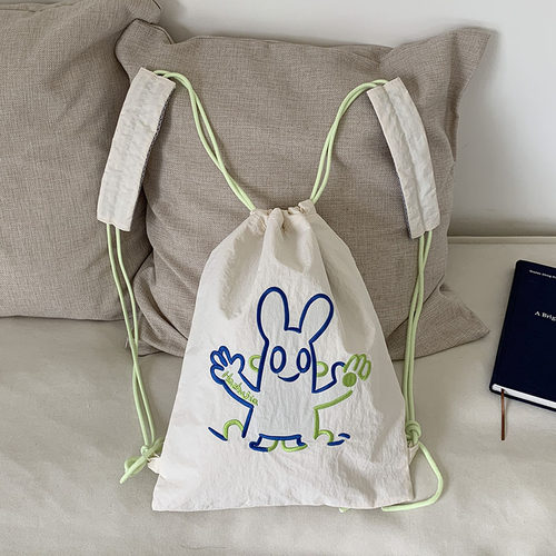 休闲时尚尼龙超轻包包2026夏季新款双肩包卡通可爱抽绳束口背包女