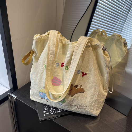 菇八八休闲上课通勤托特包