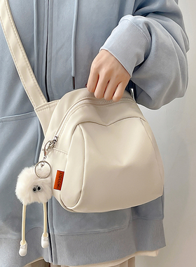 轻便尼龙布胸包2026流行新款潮范贝壳包帆布百搭休闲单肩斜挎包女