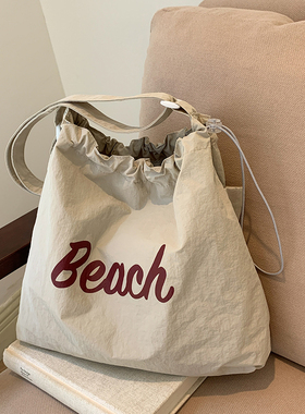 潮流百搭托特包女2026新款时尚褶皱尼龙布包大容量上班通勤单肩包