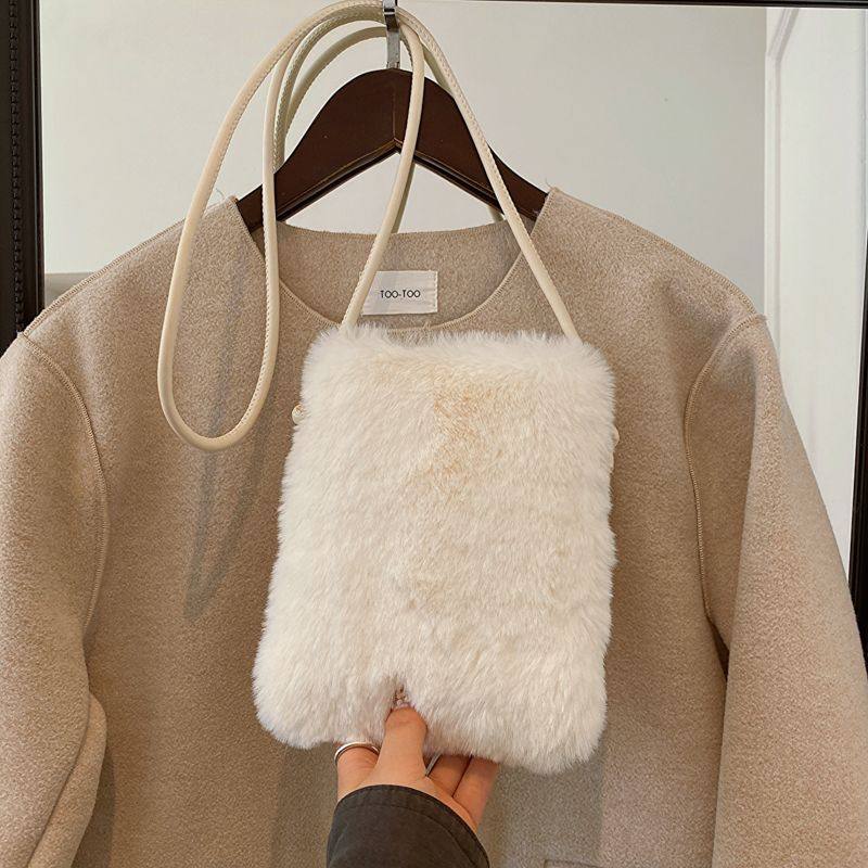 手机专用小包毛绒包包女秋冬2026新款时尚毛绒绒单肩斜挎包小巧精