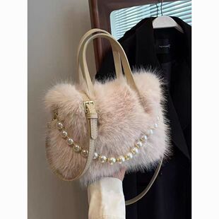 女性朋友生日礼物毛茸茸手提包2026新款时尚珍珠毛绒小方包可爱女