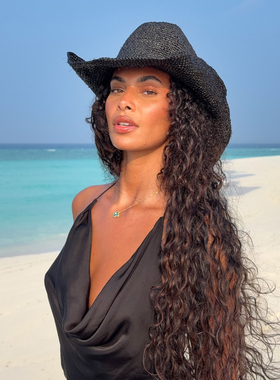 老钱风黑色草编帽女夏宽檐防晒遮阳帽度假沙滩帽手工钩针拉菲草帽