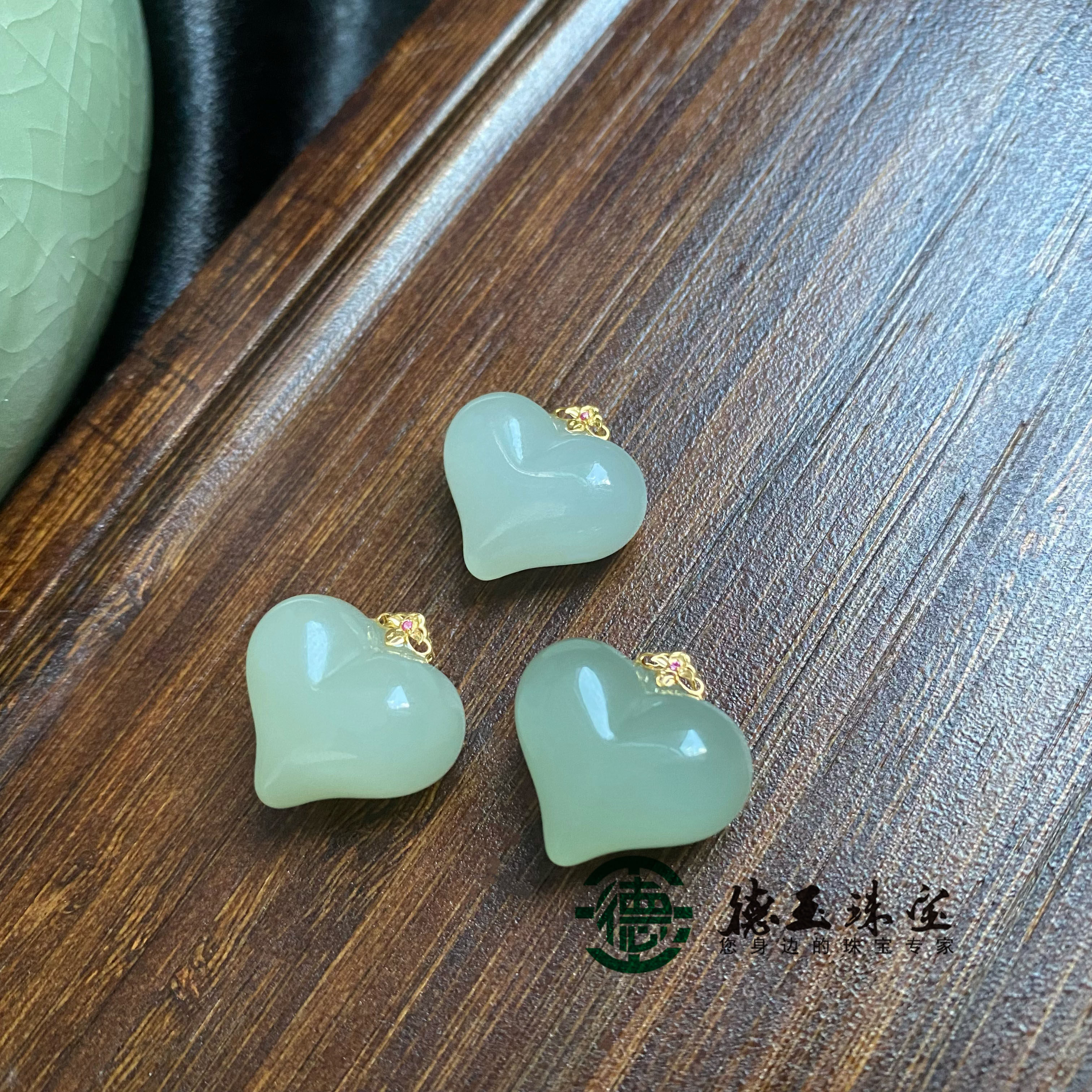 天然和田玉青海料爱心屁桃吊坠1颈饰