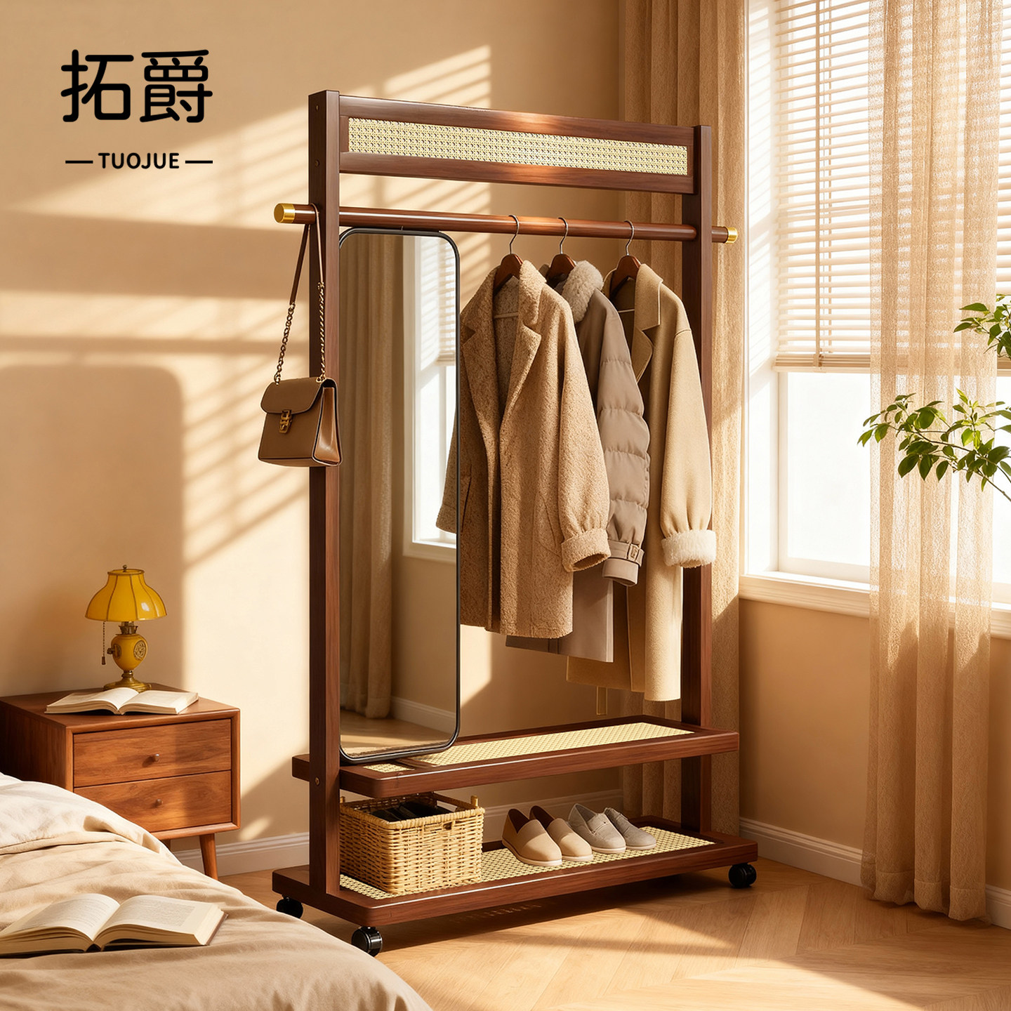 可移动挂衣架2025新款带镜子的衣服挂架卧室落地高级感衣物置物架