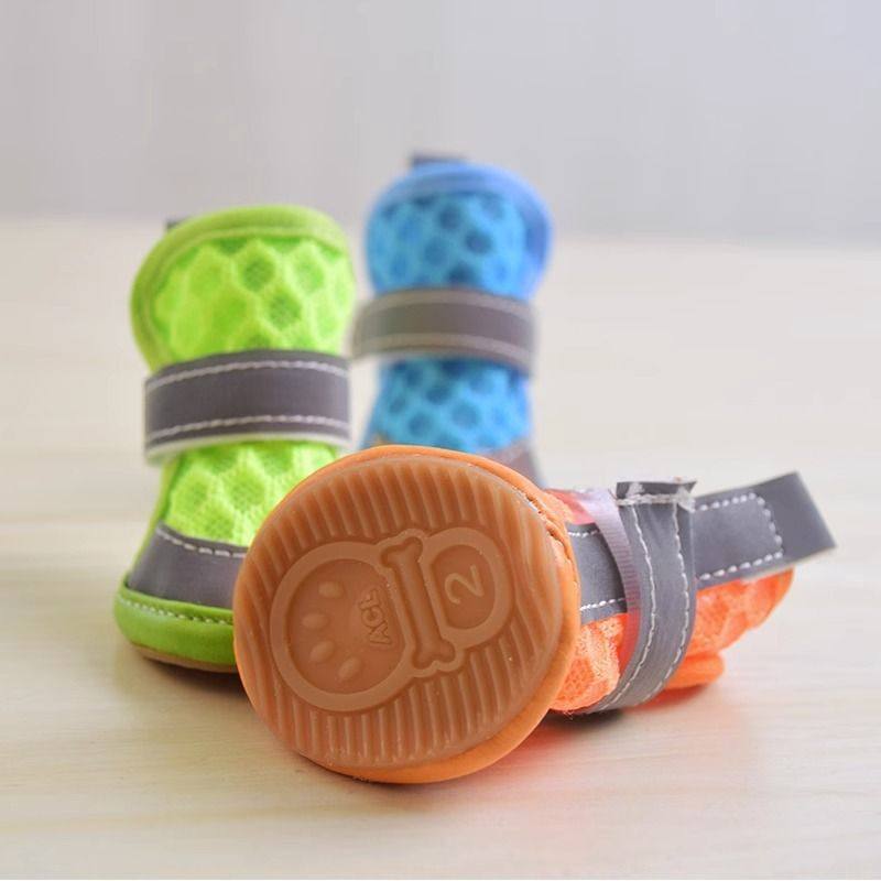 狗狗鞋子泰迪比熊博美小型犬专用狗狗鞋子合适防掉反光小狗鞋子柔