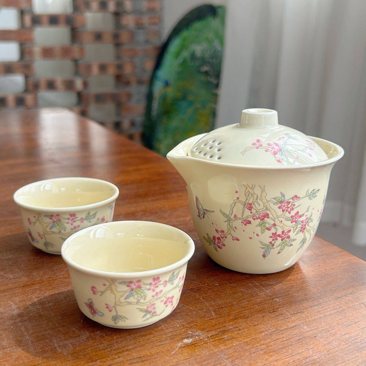 一人独饮茶具紫藤花手抓