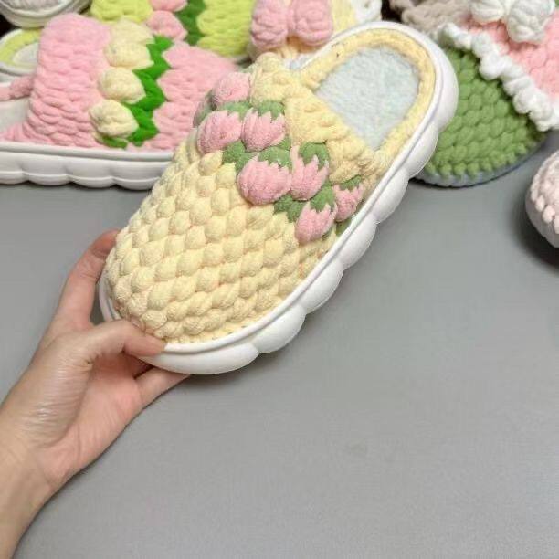 钩拖鞋毛线和鞋底子草莓