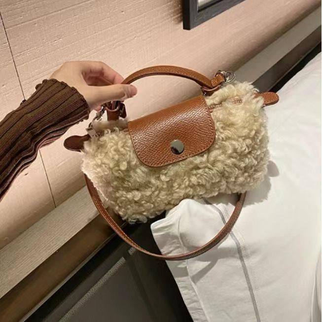 精致外出小拎包2026秋冬新款羊羔毛饺子包美拉德毛绒斜挎包女百搭,箱包皮具/热销女包/男包,手提箱,淘宝优惠券,粉丝福利购,淘宝优惠卷