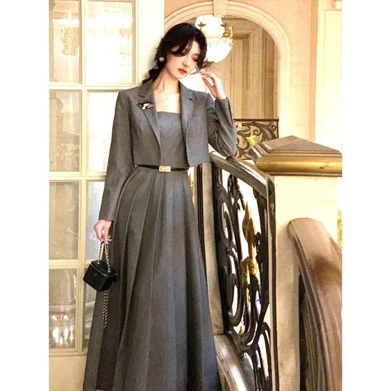 乔妹穿搭 法式短款西装外套+气质西装裙套装裙高智感两件套