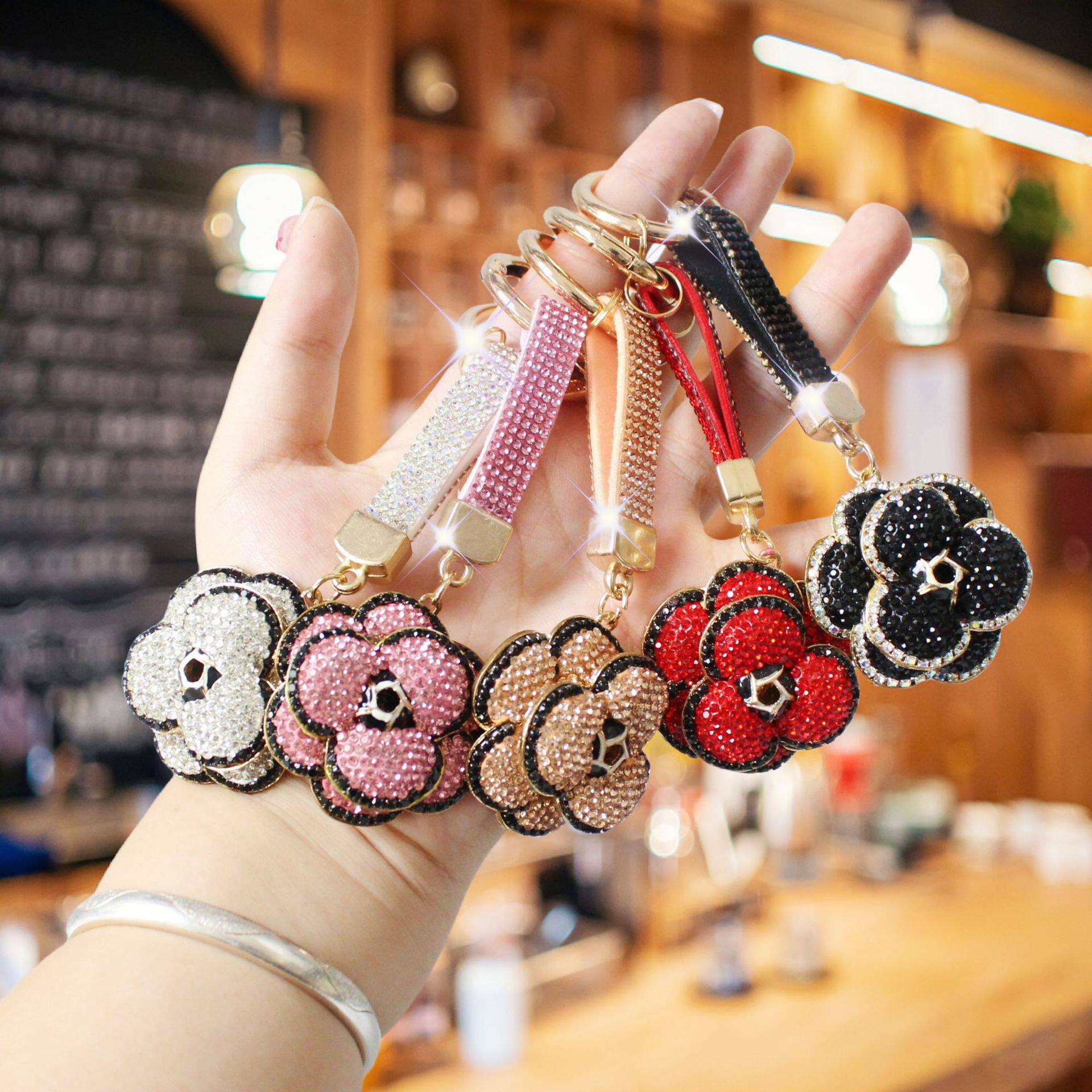 新款创意镶钻花朵DIY钥匙扣包包挂件汽车钥匙圈现货手工水晶