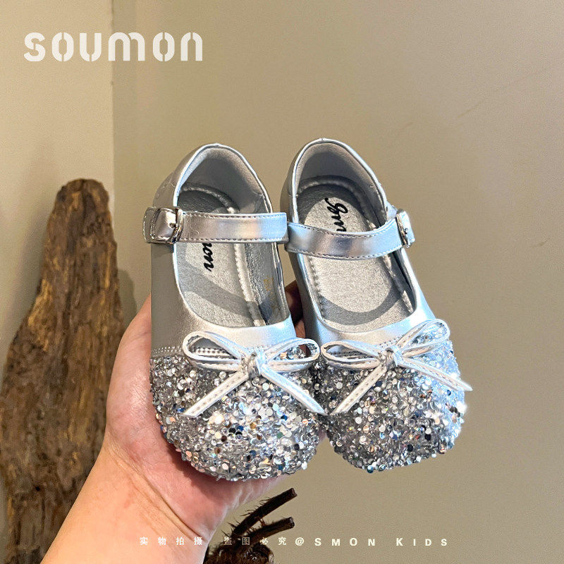 女童鞋公主鞋2026春秋新款银色小皮鞋洋气亮片女孩礼服鞋闪亮单鞋