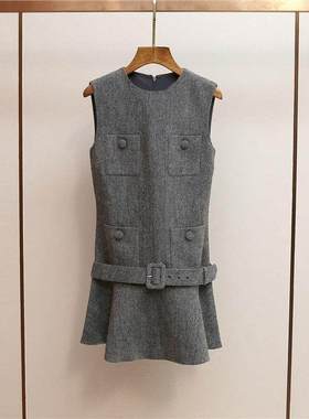 SP家秋冬新款格雷系减龄风灰色圆领收腰荷叶边腰带背心短款连衣裙