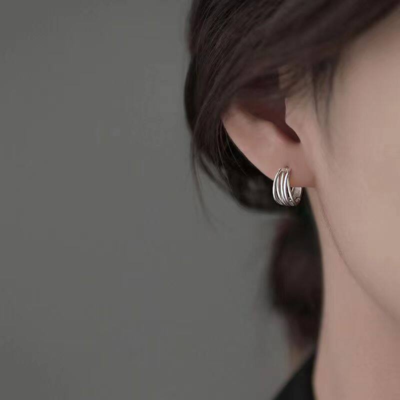 独特超好看耳饰正品S999银耳环纯银耳扣高级感耳钉素圈气质2025年