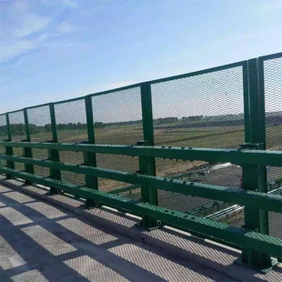 热镀锌防眩网高速公路绿热镀锌绿网片架菱形钢板网道路中央隔离栅