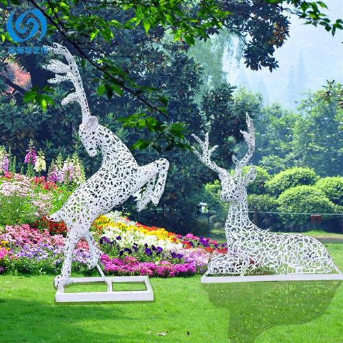 草坪户外不锈钢字母鹿雕塑摆件庭院小区镂空动物艺术品生产厂家