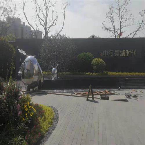 江苏厂家现货户外房地产售楼处镜面不锈钢景观卡通造型雕塑