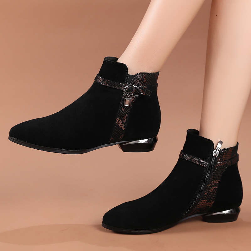 春秋新款小短靴平底软皮磨砂棉鞋