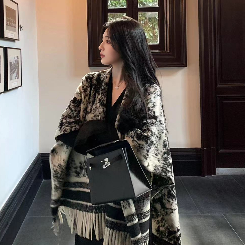 披肩外搭女2025新款围巾毯子两用