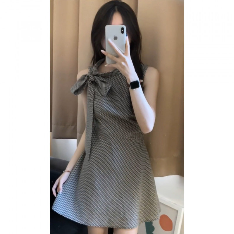 格子无袖背心连衣裙女夏季2026新款大方得体小众绝美收腰格纹短裙