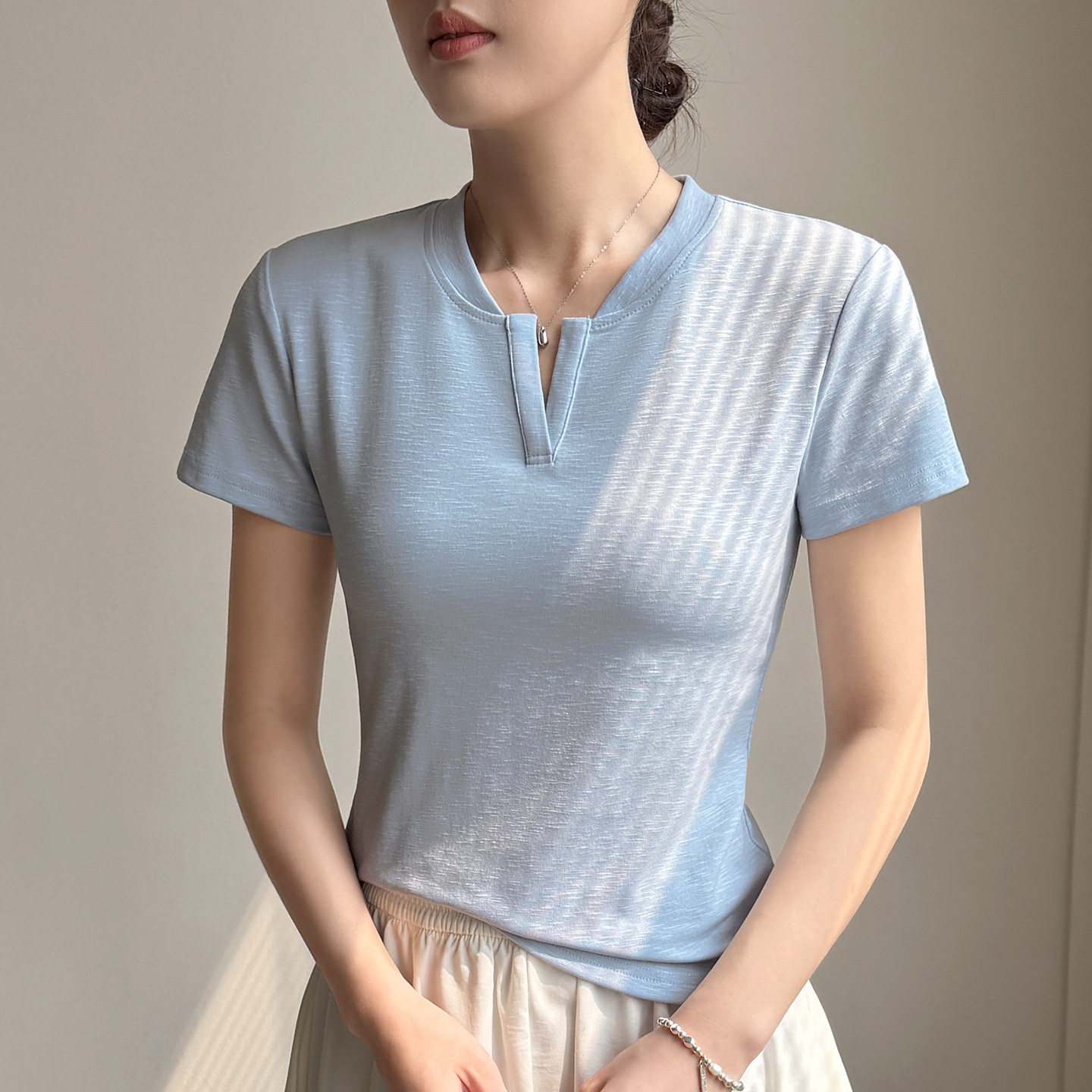 V领修身短袖T恤女夏季新款正肩显瘦百搭基础款纯色上衣