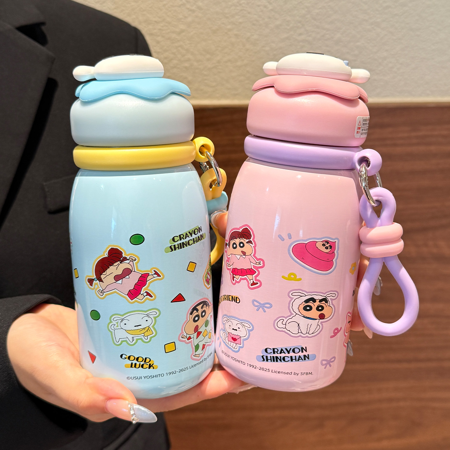 蜡笔小新保温杯2025新款学生上学水杯男女生高颜值带茶隔泡茶杯子